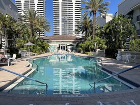 600 S Dixie Hwy, Unit 747 in West Palm Beach, FL - Building Photo
