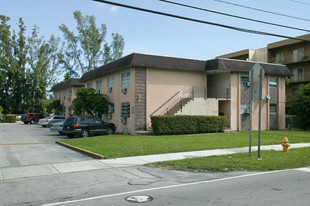 257 S Royal Poinciana Blvd Apartamentos