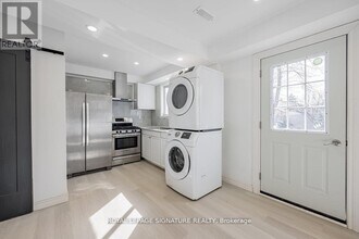 54 Tuscarora Dr in Toronto, ON - Building Photo - Building Photo