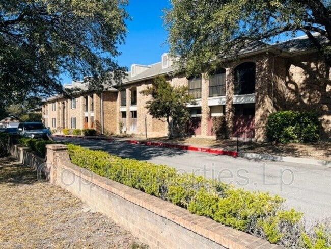 property at 1819 Babcock Rd