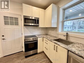 340 Howland Ave in Toronto, ON - Building Photo - Building Photo