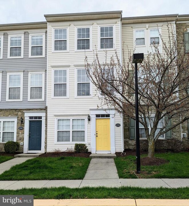 21765 Ascot Ct in Ashburn, VA - Building Photo