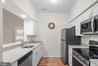 12276 Fort Buffalo Cir in Fairfax, VA - Building Photo - Building Photo