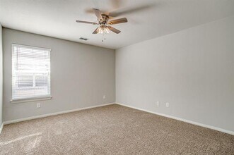 3025 Shoreline Dr in Burleson, TX - Building Photo - Building Photo