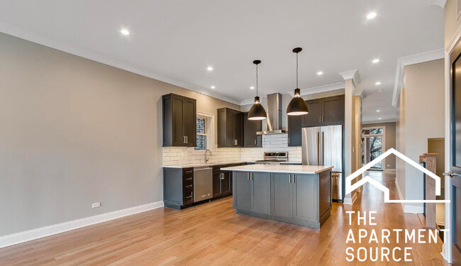 2320 N Southport Ave, Unit 1S in Chicago, IL - Building Photo - Building Photo