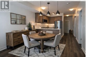 5 Spooner Cres in Collingwood, ON - Building Photo - Building Photo