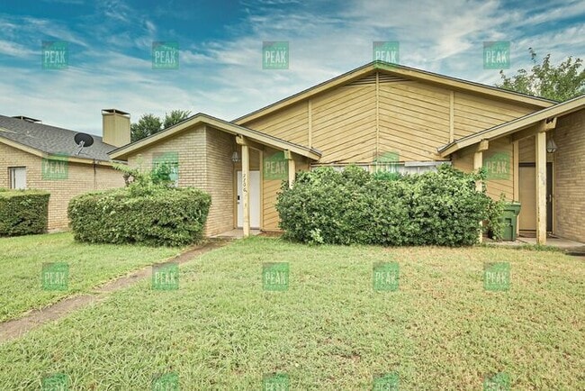 property at 2712 St George Pl