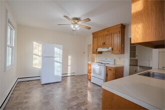 128 Millville Ave in Naugatuck, CT - Building Photo - Building Photo