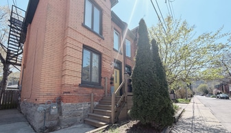 93 Grant Ave in Hamilton, ON - Building Photo