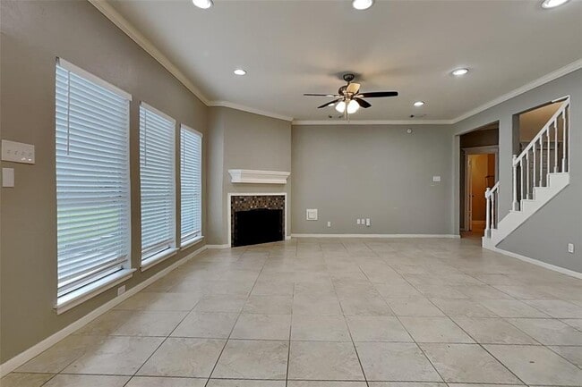 5811 Laurel Caverns Dr in Houston, TX - Foto de edificio - Building Photo