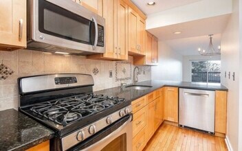 8 Skyview Ter in Clifton, NJ - Foto de edificio - Building Photo