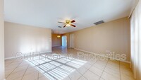 2207 5th St E in Bradenton, FL - Foto de edificio - Building Photo