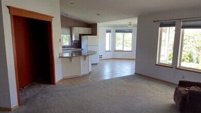 221 Independence Dr in Sequim, WA - Building Photo - Building Photo