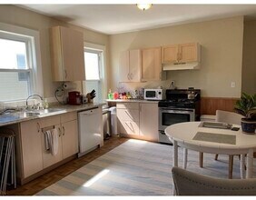 217 Reservoir Rd-Unit -3 in Brookline, MA - Building Photo - Building Photo