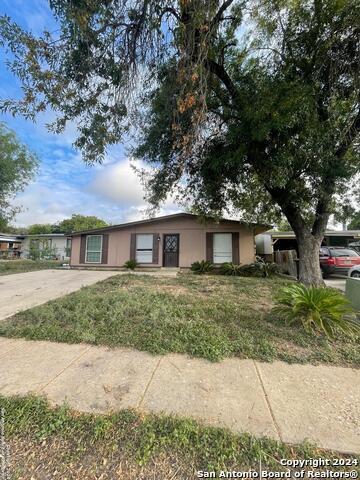 6139 Lawn Valley Dr in San Antonio, TX - Building Photo