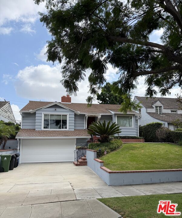 property at 10470 Lorenzo Pl