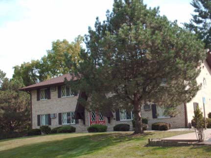 Chalet North I & II in Vassar, MI - Foto de edificio - Building Photo