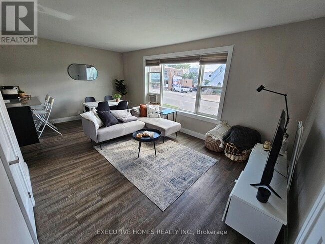 157 St Vincent St in Barrie, ON - Building Photo - Building Photo