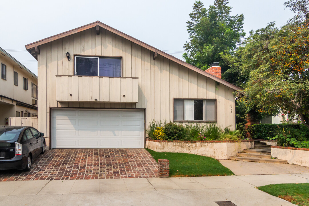 4309 Radford Ave in Studio City, CA - Building Photo