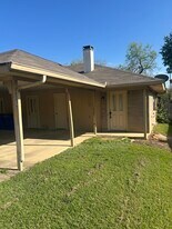 1104 Magnolia St in Mansfield, TX - Building Photo