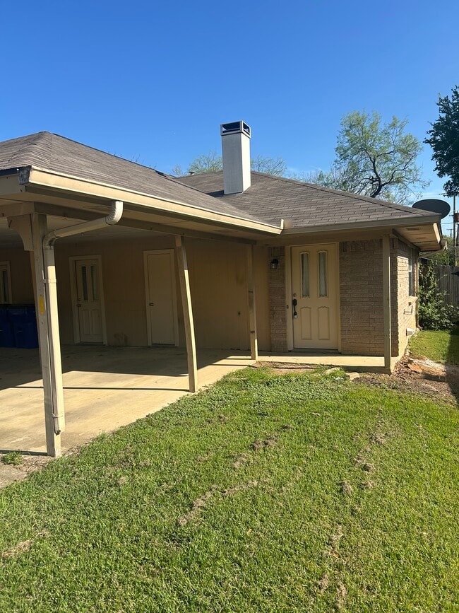 property at 1104 Magnolia St