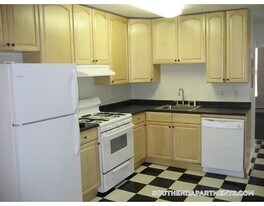 96 Hammond St in Boston, MA - Building Photo