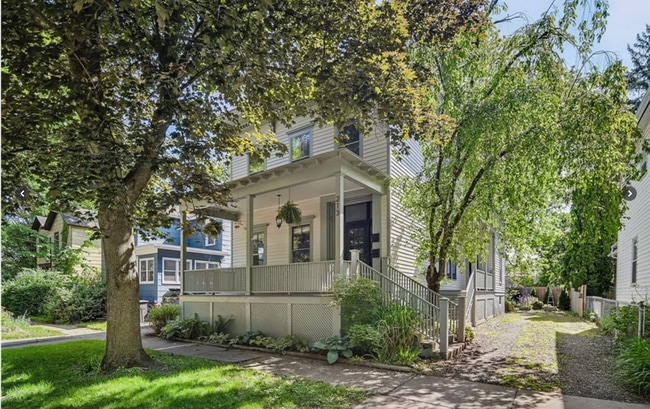 213 Park Pl, Unit 1