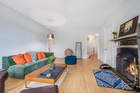 993 Memorial Dr, Unit #102 in Cambridge, MA - Building Photo - Building Photo