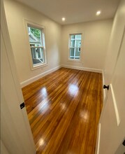 234 Calumet St, Unit B in Boston, MA - Building Photo - Building Photo