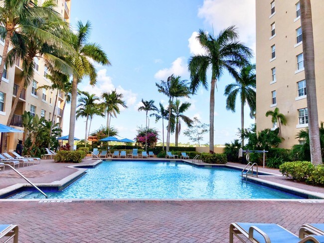 1803 N Flagler Dr-Unit -201 in West Palm Beach, FL - Building Photo - Building Photo