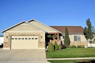 1022 E Old Mill Dr in Heber City, UT - Building Photo - Building Photo
