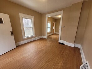 1310 Ascension St in Des Moines, IA - Building Photo - Building Photo