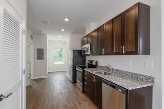 Hamilton Row in Baltimore, MD - Foto de edificio - Interior Photo