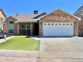 704 Colchester Dr in El Paso, TX - Building Photo