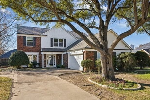 709 Bridget Way in Hurst, TX - Building Photo