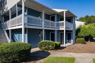 Azure Cove Apartment Homes in Garden City, GA - Foto de edificio - Building Photo
