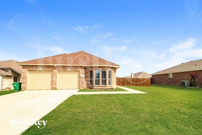 property at 2925 Oakshire St