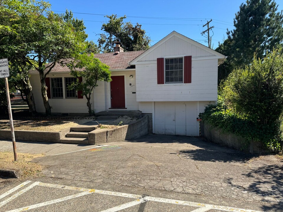 1820 SW Stadium Ave in Corvallis, OR - Building Photo