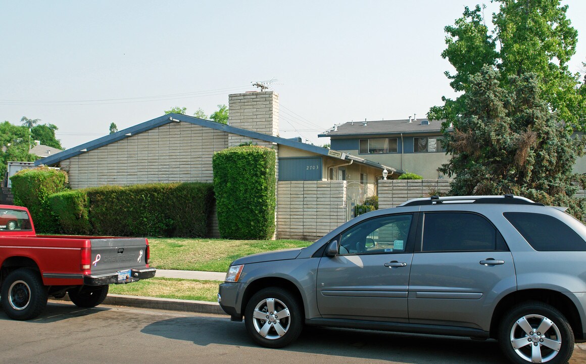 2717 E Harvard Ave in Fresno, CA - Foto de edificio