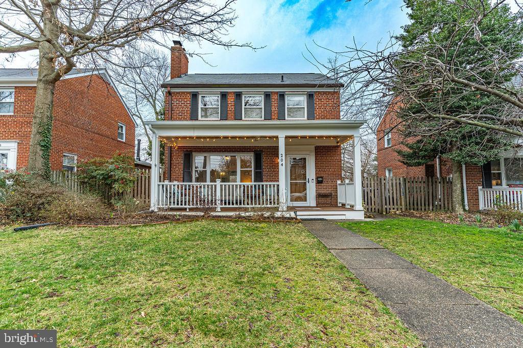 204 W Uhler Terrace in Alexandria, VA - Building Photo