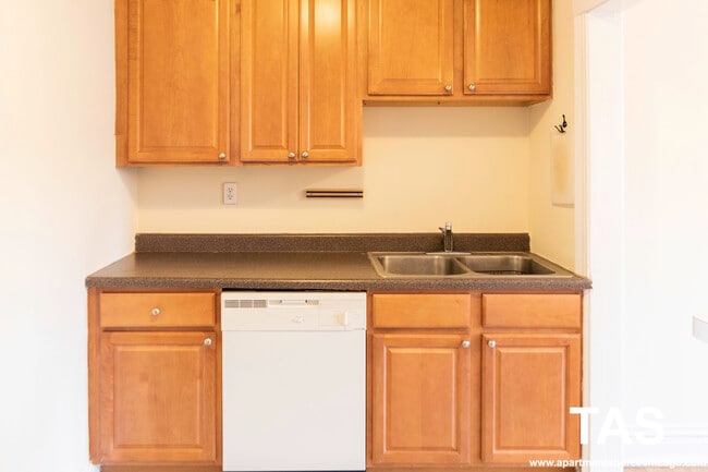 property at 617 W Melrose St