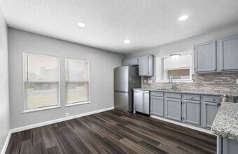 6909 Quail Lake Dr in San Antonio, TX - Building Photo - Building Photo