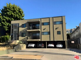5032 W Maplewood Ave in Los Angeles, CA - Building Photo