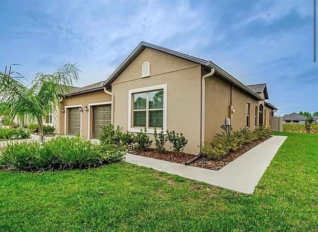 13363 Crest Lake Dr in Hudson, FL - Building Photo - Building Photo