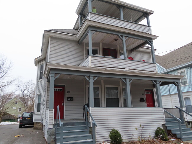 736 Westcott St in Syracuse, NY - Building Photo - Building Photo