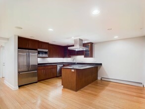 632 W Barry Ave in Chicago, IL - Building Photo - Building Photo