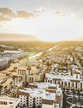 The Palmer Dadeland Apartments in Miami, FL - Foto de edificio - Building Photo