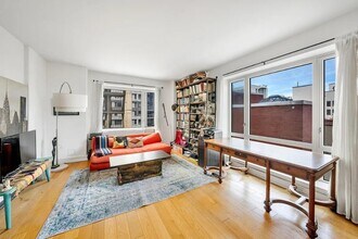 1280 5th Ave in New York, NY - Building Photo - Building Photo