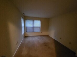 9 Malibu Way in Absecon, NJ - Building Photo - Building Photo