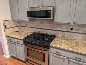 2550 E Christopher Dr in Fresno, CA - Building Photo - Building Photo